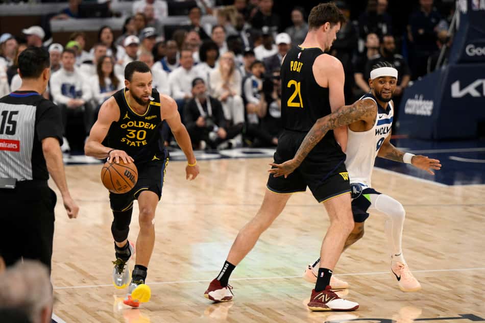Golden State Warriors v Minnesota Timberwolves - Game One Stephen Curry lesão