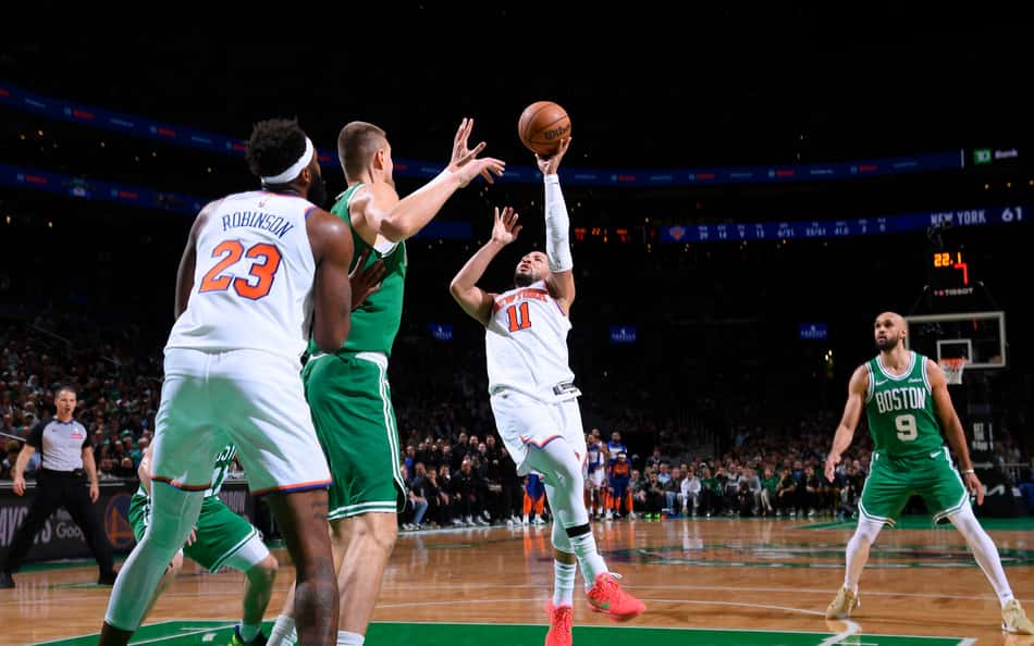 Com emoção, Knicks vence o Celtics e abre vantagem na série da NBA
