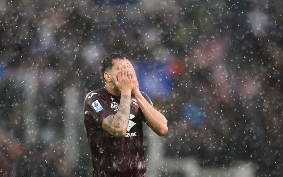 Debaixo de tempestade, Inter de Milão vence o Torino e encosta na liderança