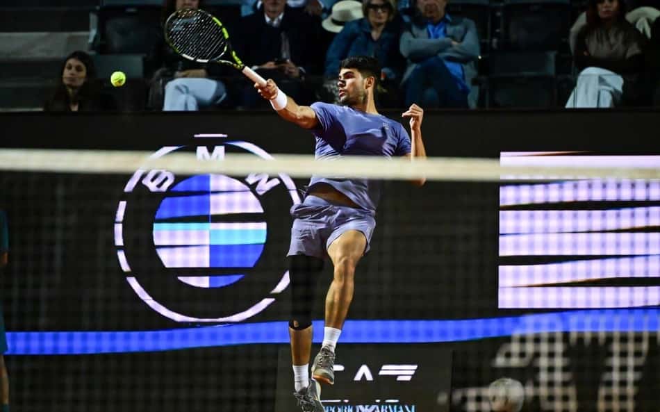 Alcaraz cura 'ressaca' pela derrota do Real Madrid e vence em Roma