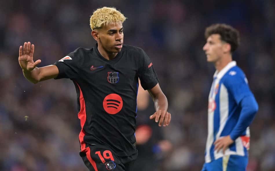 Yamal faz golaço, Barcelona vence o Espanyol e é campeão de La Liga