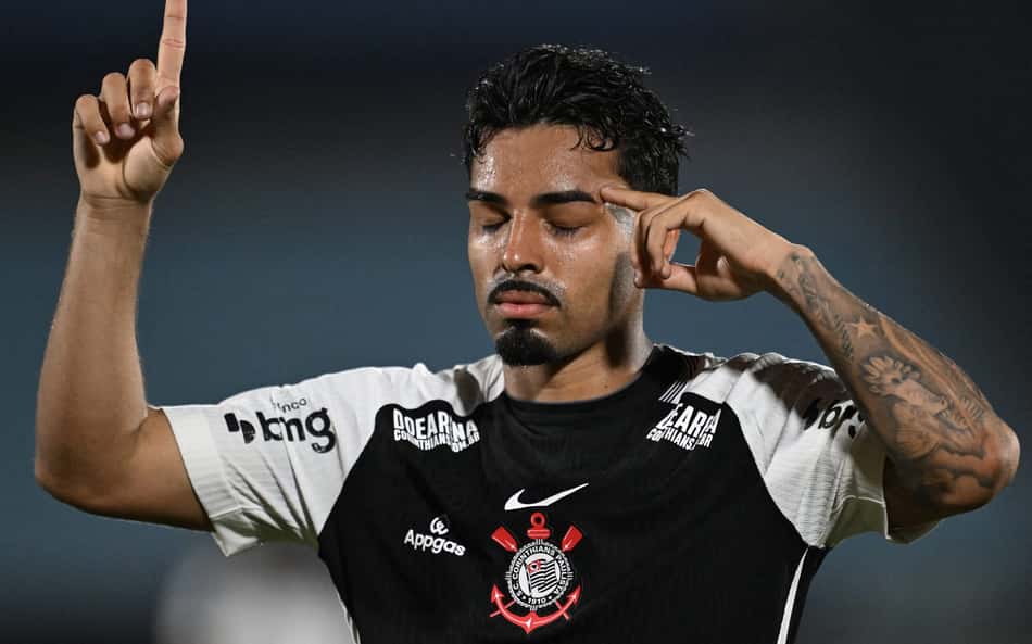 Matheus Bidu destaca vitória do Corinthians na Sul-Americana: 'Nos fez respirar'