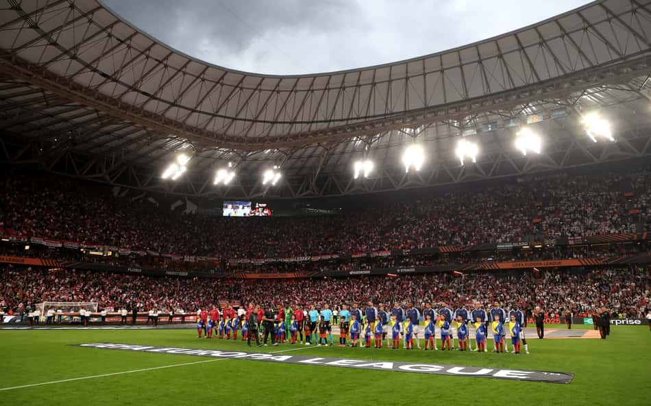 Torcedores criticam titular do Manchester United em final da Europa League