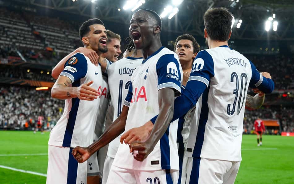 Tottenham bate o Manchester United, sai do jejum e conquista a Europa League