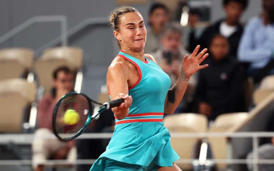Bielorrussa Aryna Sabalenka na fácil vitória sobre Kamilla Rakhimova em Roland Garros (Foto: ALAIN JOCARD / AFP)