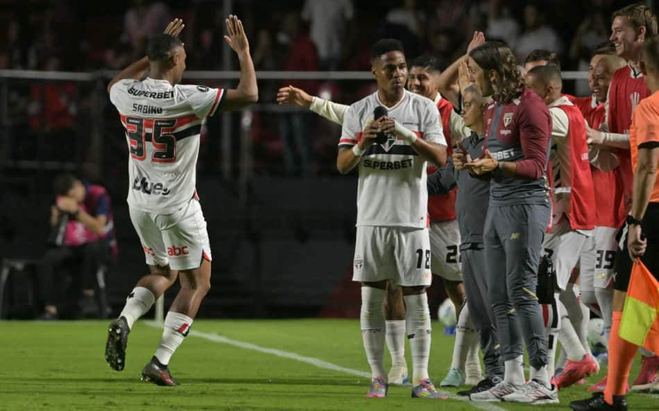 Zubeldía valoriza superação do elenco do São Paulo em classificação na Libertadores