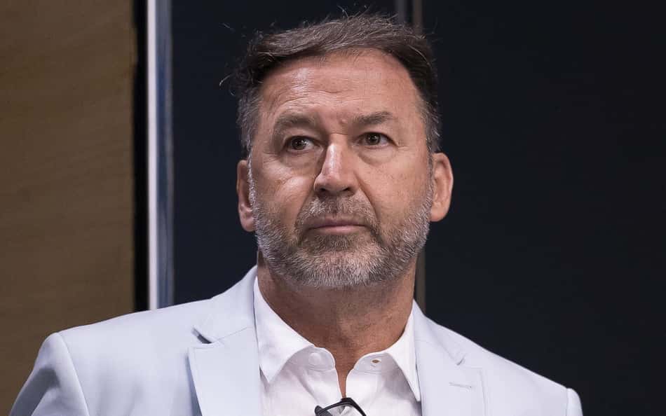 Discurso de Augusto Melo no Corinthians confunde jornalistas: 'Inacreditável'