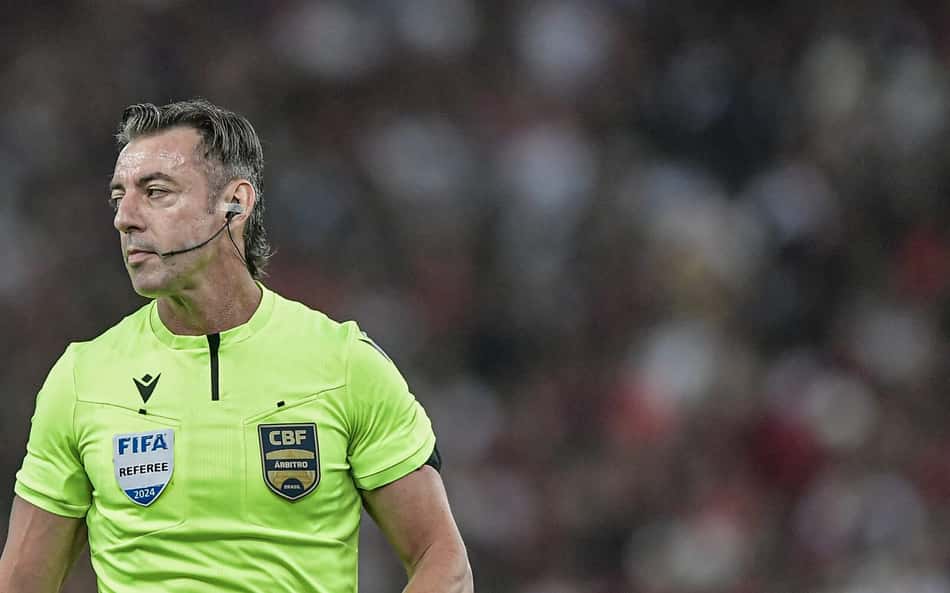 CBF confirma Raphael Claus como árbitro do clássico entre Corinthians e Santos