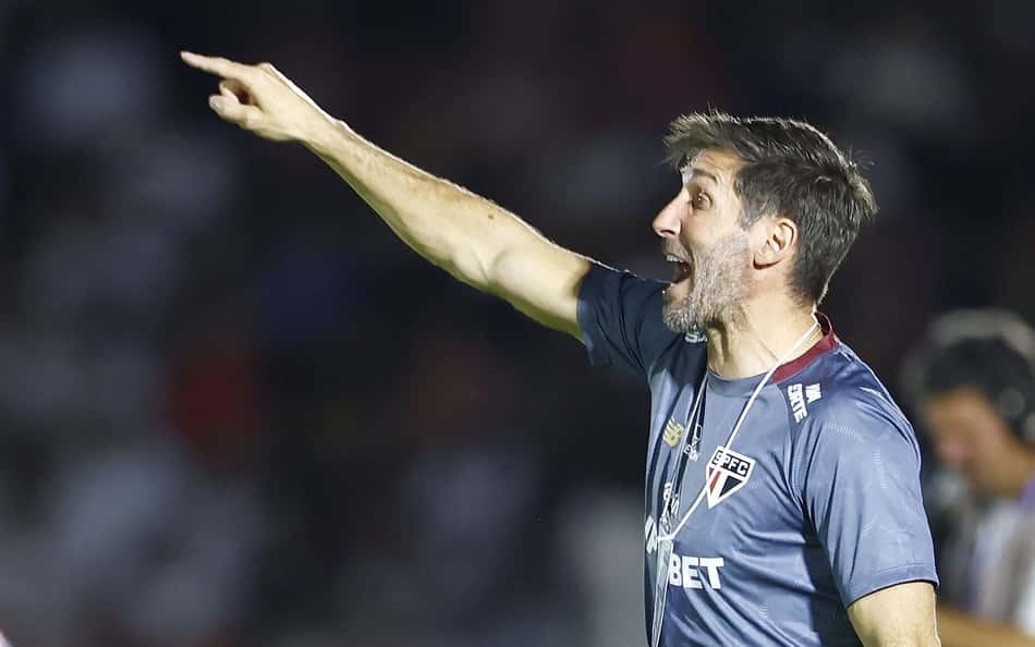 Maxi Cuberas comandou a equipe do São Paulo contra o Botafogo-SP pela estreia do Paulistão.