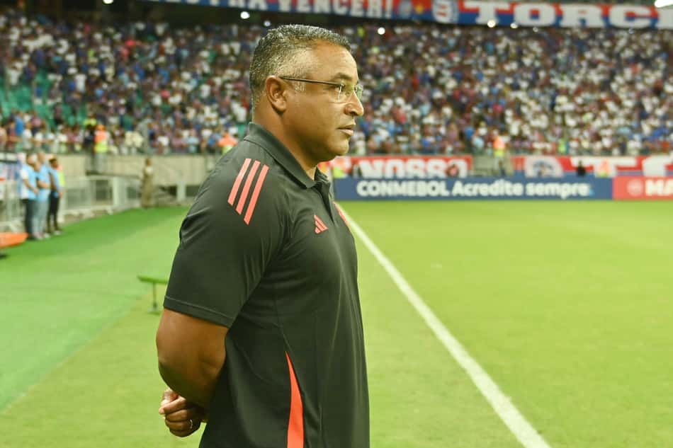 Roger Machado em jogo contra o Bahia na Arena Fonte Nova Foto: Walmir Cirne/AGIF