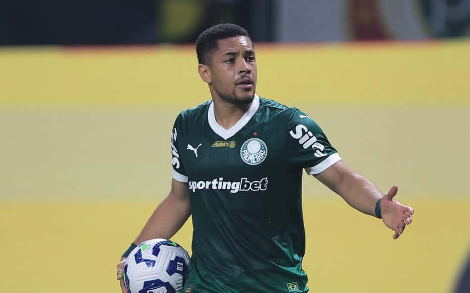 Vitor Roque admite alívio após encerrar jejum de gols pelo Palmeiras