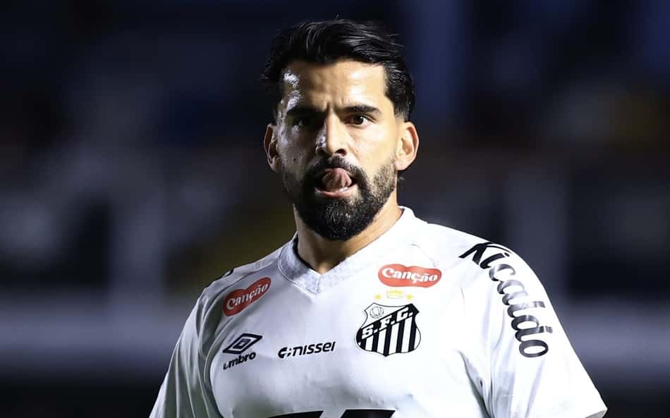 Após derrota para o Corinthians, Rincón cobra melhora do Santos