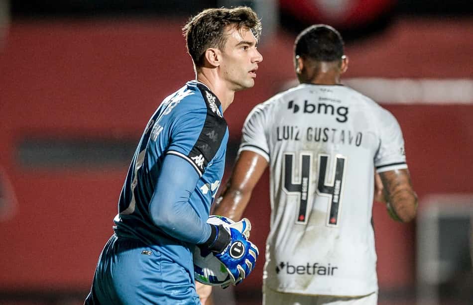 Vitória x Vasco - Léo Jardim