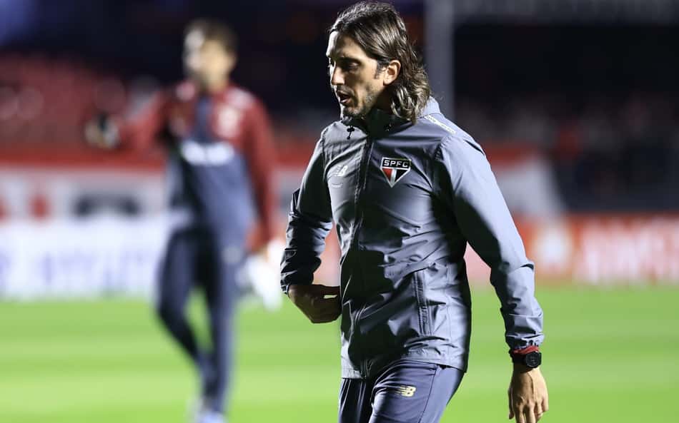 Zubeldía exalta Cotia e Lucca após classificação do São Paulo na Libertadores: 'Truco'