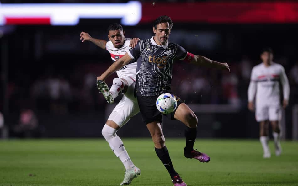 Melhores momentos: Com brilho de estreante, São Paulo empata com o Libertad e avança