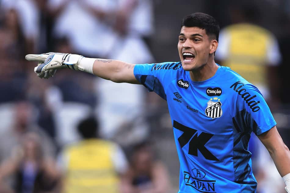 Gabriel Brazão tem 26 jogos pelo Santos nesta temporada. (Foto: Ettore Chiereguini/AGIF)