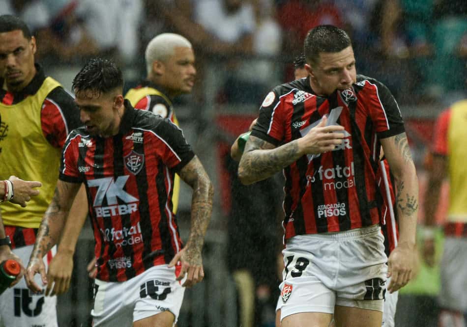 Renato Kayzer comemora gol contra o Bahia  Foto: Jhony Pinho/AGIF