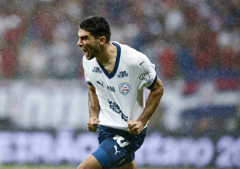 Michel Araújo comemora gol da vitória tricolor no clássico  Foto: Jhony Pinho/AGIF