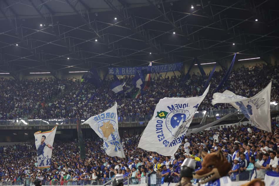 Torcida do Cruzeiro no Mineirão, em jogo contra o Atlético-MG, em 18/5/2025