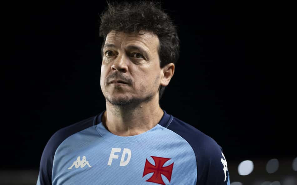 Diniz conta que não entendeu gesto de Loide em jogo do Vasco: 'Preciso conversar com ele'