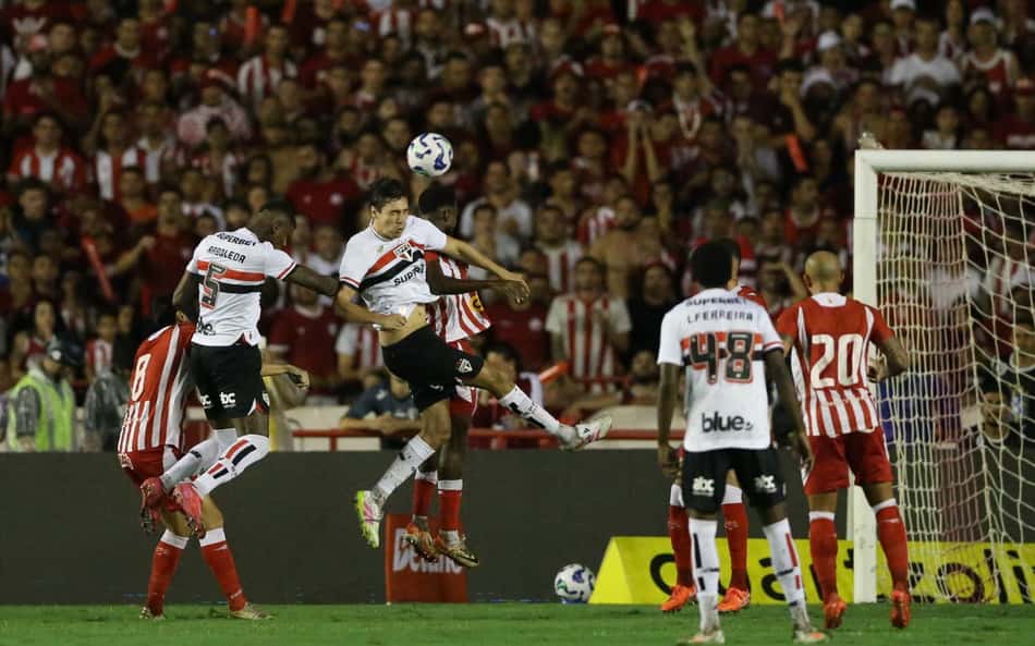 São Paulo garante premiação milionária e se aproxima de meta na Copa do Brasil