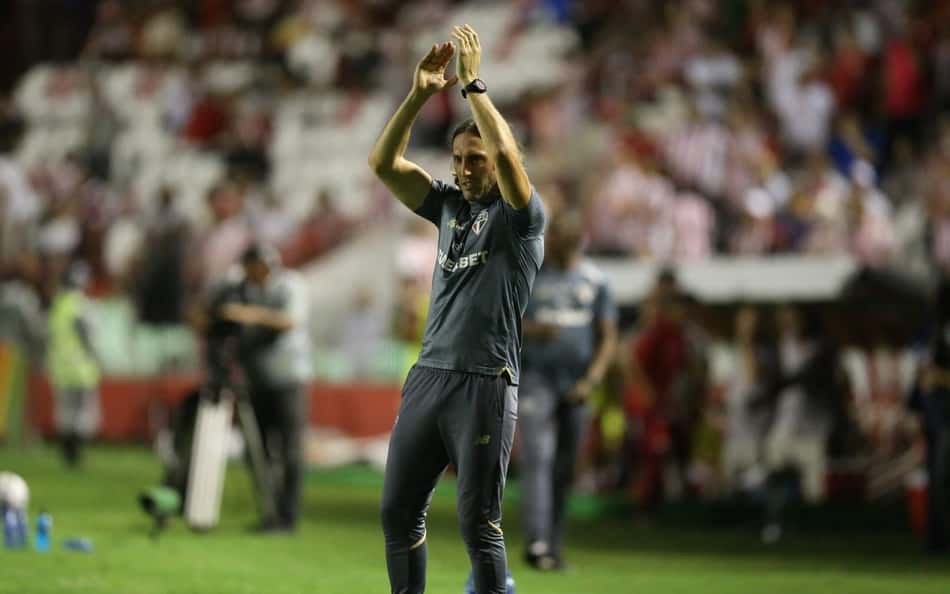 Zubeldía exalta mentalidade e protagonismo do São Paulo após classificação na Copa do Brasil