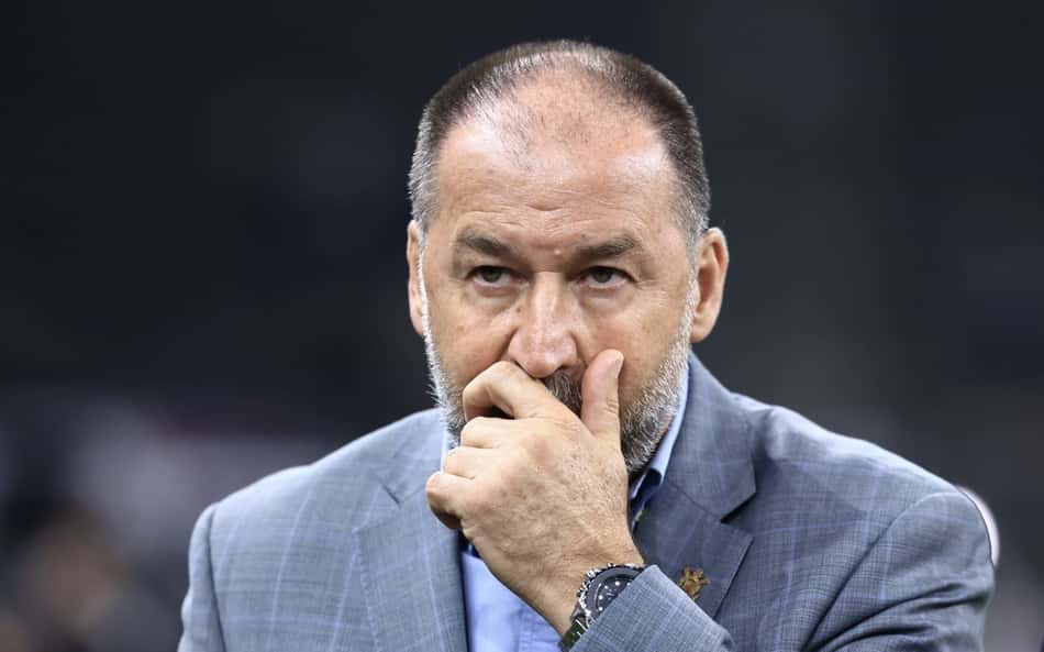 Crise no Corinthians: clube nega volta de Augusto Melo, que alega ser o presidente