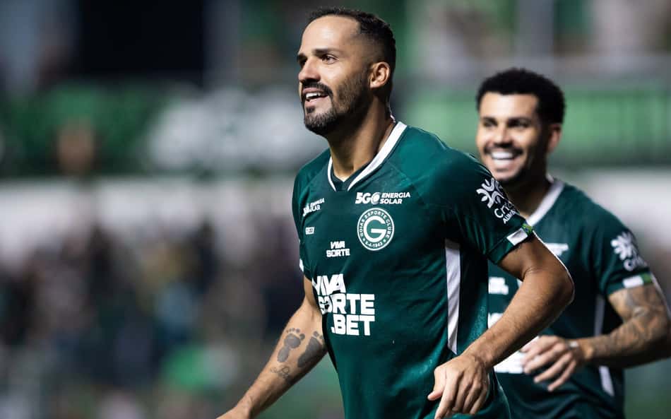 Goiás vence Ferroviária por 2 a 0 e garante mais uma rodada na liderança da Série B