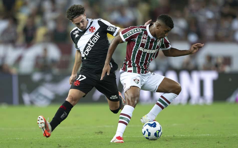 Atitude de jogador do Vasco contra o Fluminense gera polêmica na web