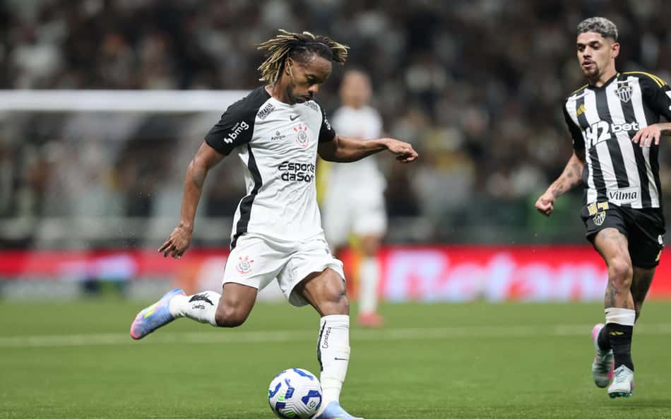 Carrillo elogia decisão de Dorival Júnior e valoriza empate do Corinthians