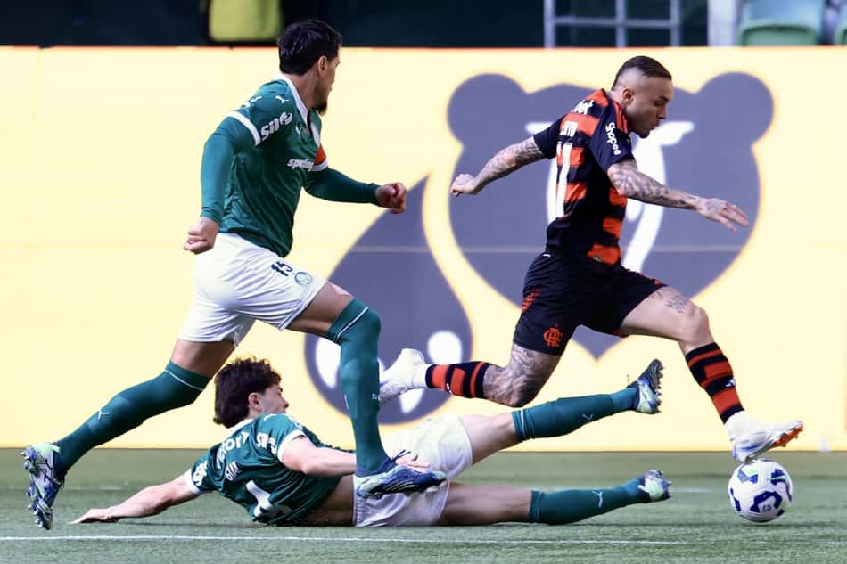 Everton Cebolinha em Palmeiras x Flamengo no primeiro turno (Foto: Marcello Zambrana/AGIF)