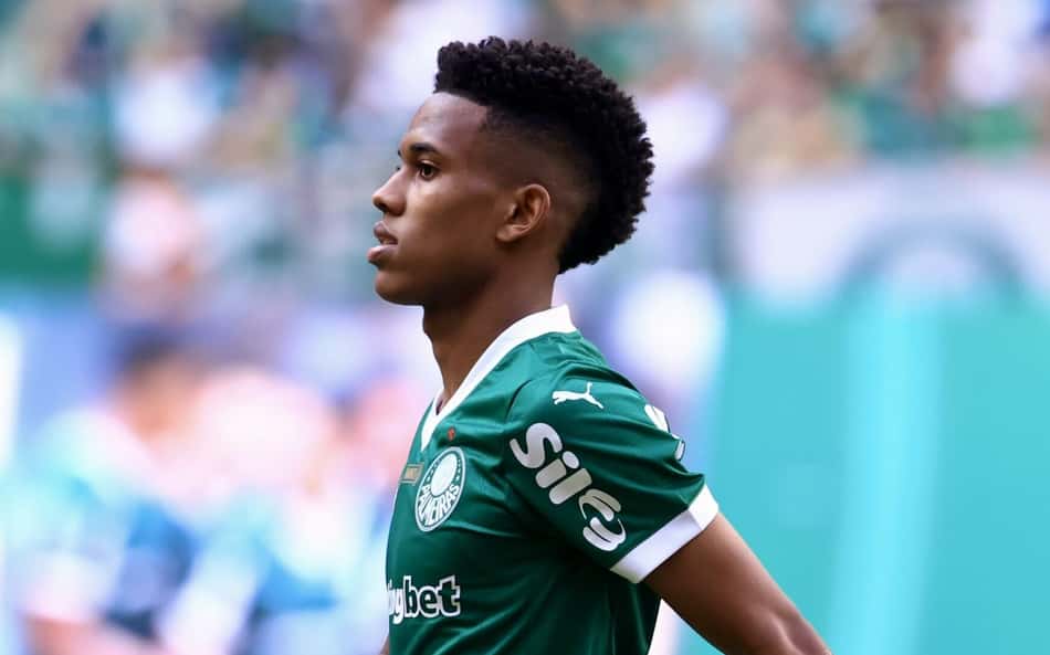 Escalação do Palmeiras: Abel promove mudanças, mas mantém Estêvão no ataque