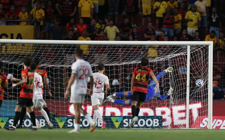 Melhores momentos: Após sair perdendo, Internacional busca empate com o Sport