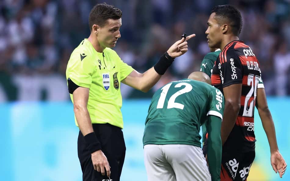 Palmeiras x Flamengo: árbitro faz adendo à súmula e responde acusação de Boto