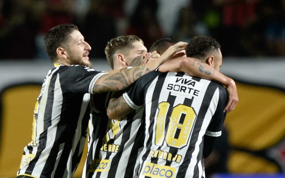 Melhores momentos: Santos bate Vitória e vence primeira sob o comando de Cléber Xavier