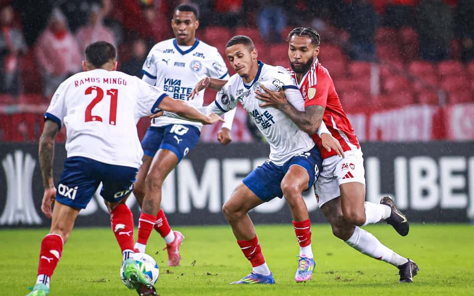 Melhores Momentos: Internacional vira sobre o Bahia e se garante nas oitavas da Libertadores