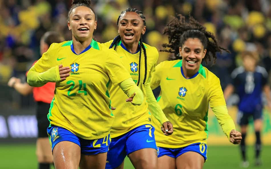 Destaque em vitória do Brasil, Dudinha se emociona ao falar de Marta