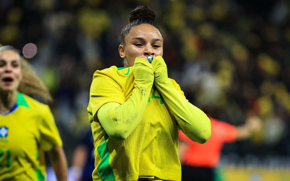 Com show de Dudinha, Seleção feminina vence o Japão em São Paulo
