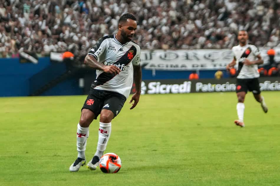 Felipe, treinador do Vasco, comentou sobre a temporada de Alex Teixeira