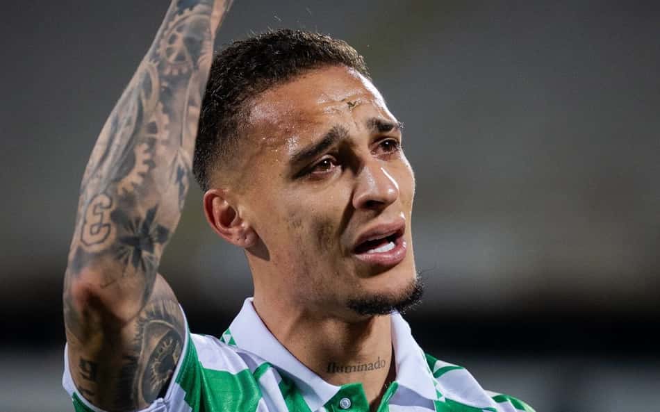 Antony é criticado por atuação na Conference League: 'Ficou no bolso'
