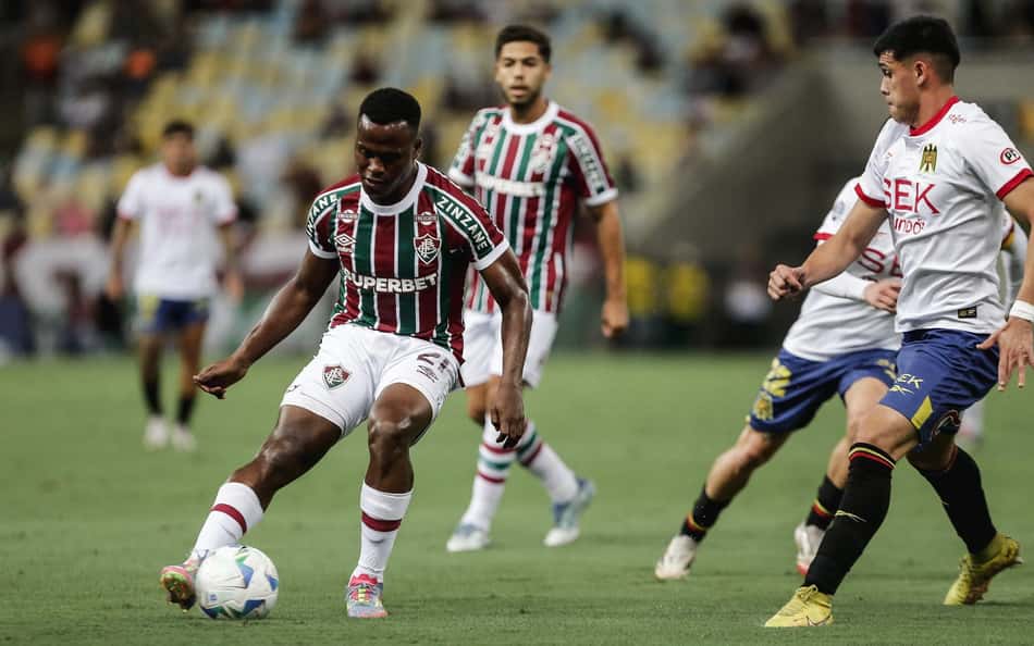 Fluminense: Arias explica por que não cobrou pênalti contra o Unión Española