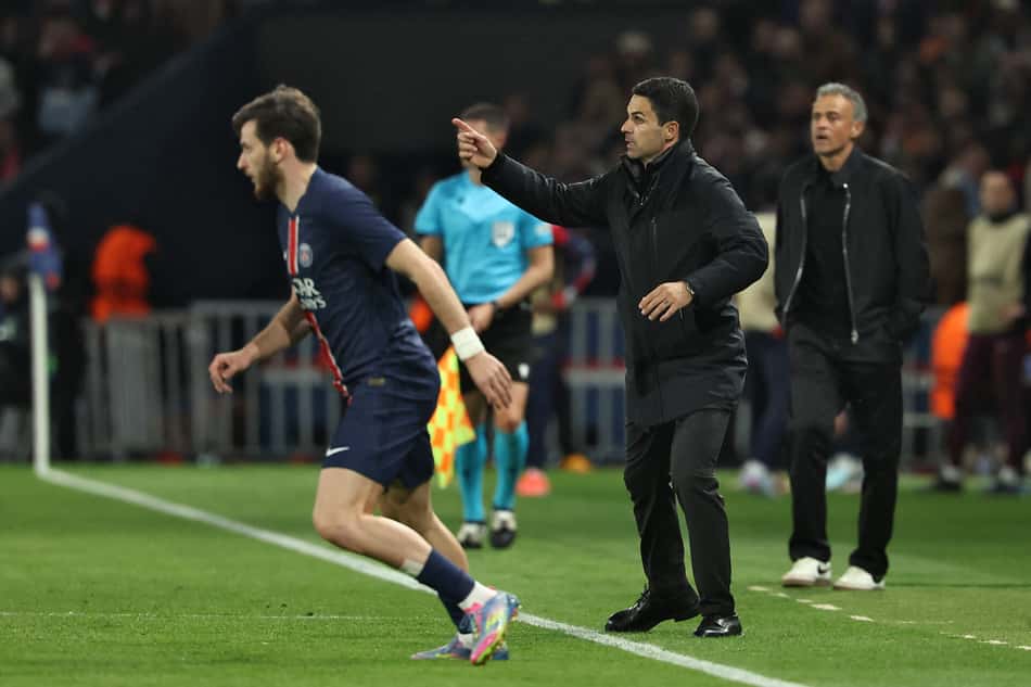 Arteta orienta jogadores do Arsenal contra o PSG, pela Champions League
