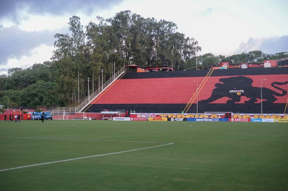 Barradão recebe Vitória x Defensa y Justicia