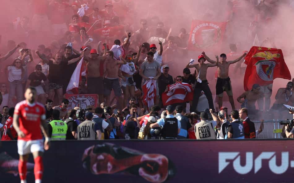 Benfica pode sofrer punição severa em disputa com federação e seleção; entenda