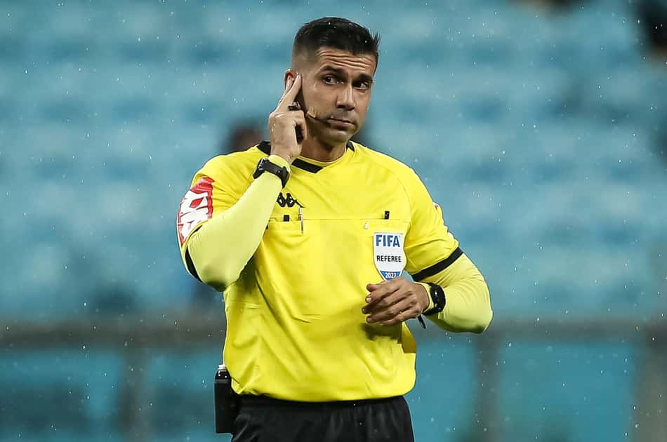 Bruno Arleu de Araújo em jogo do Grêmio. (Foto: Pedro H. Tesch/AGIF)