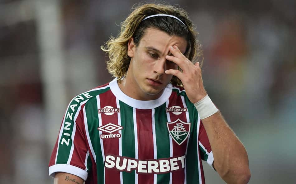 Fluminense x Unión Española: Canobbio é levado ao hospital por lesão