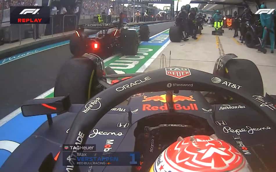 Verstappen se irrita com equipe da Red Bull após erro quase causar acidente; veja vídeo