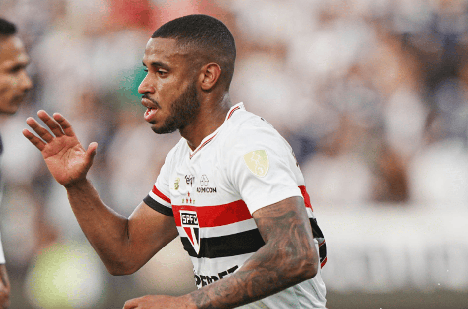 André Silva comemora gol pelo São Paulo