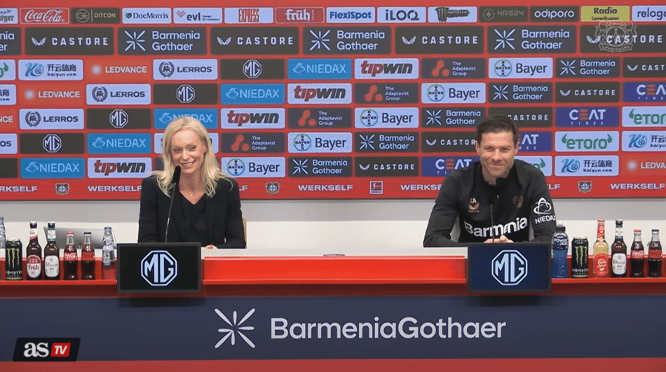 Xabi Alonso em entrevista coletiva
