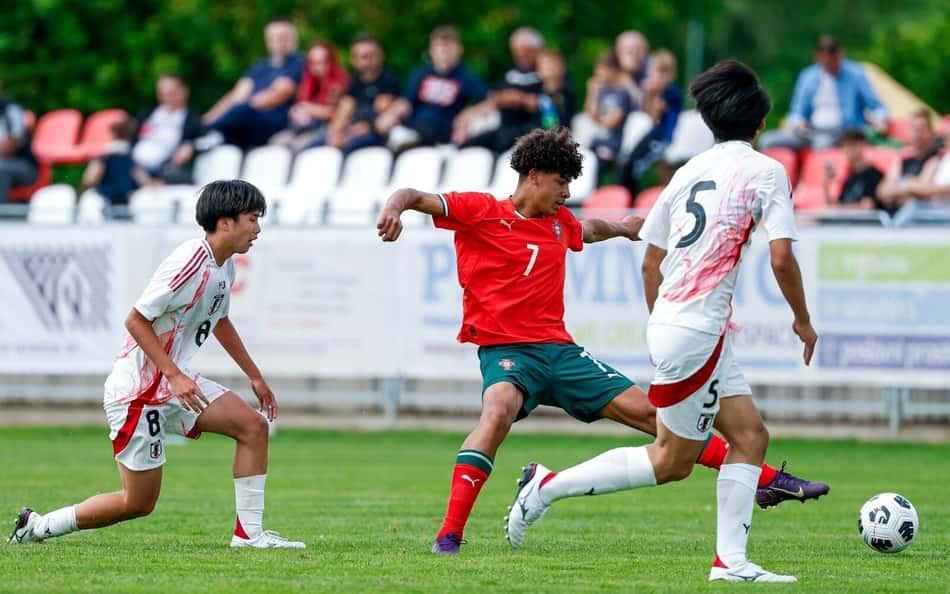 Clubes europeus acompanham estreia do filho de Cristiano Ronaldo por Portugal